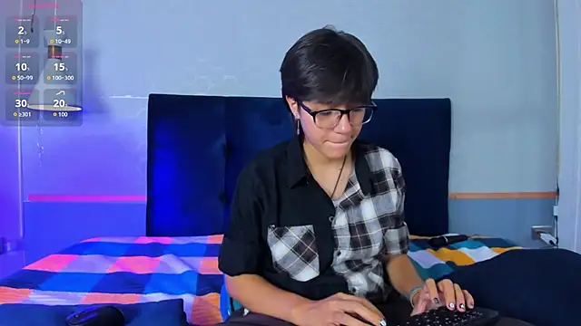 Snapshot of Tsuki_Maru chatting on October 2025 08:08:01 PM Tsuki Maru online show from October 2025 08:08:01 PM