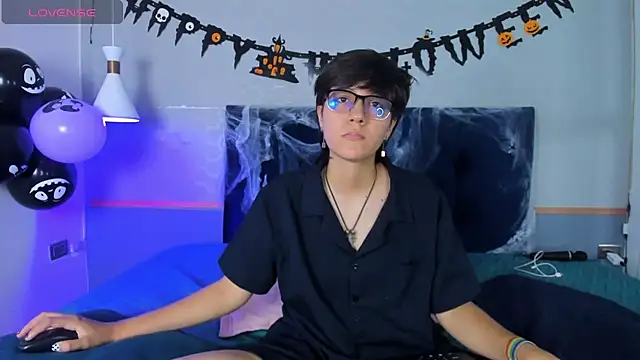 Snapshot of Tsuki_Maru chatting on October 2025 08:07:02 PM Tsuki Maru online show from October 2025 08:07:02 PM