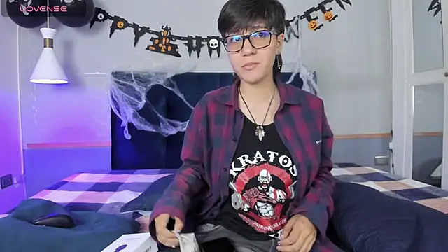 Snapshot of Tsuki_Maru chatting on October 2025 07:36:02 PM Tsuki Maru online show from October 2025 07:36:02 PM