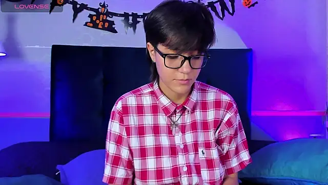 Snapshot of Tsuki_Maru chatting on October 2025 08:36:02 PM Tsuki Maru online show from October 2025 08:36:02 PM