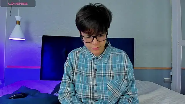 Snapshot of Tsuki_Maru chatting on November 2025 01:32:01 PM Tsuki Maru online show from November 2025 01:32:01 PM