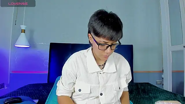 Snapshot of Tsuki_Maru chatting on November 2025 08:32:01 PM Tsuki Maru online show from November 2025 08:32:01 PM