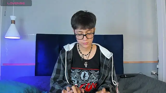 Snapshot of Tsuki_Maru chatting on November 2025 09:14:01 PM Tsuki Maru online show from November 2025 09:14:01 PM