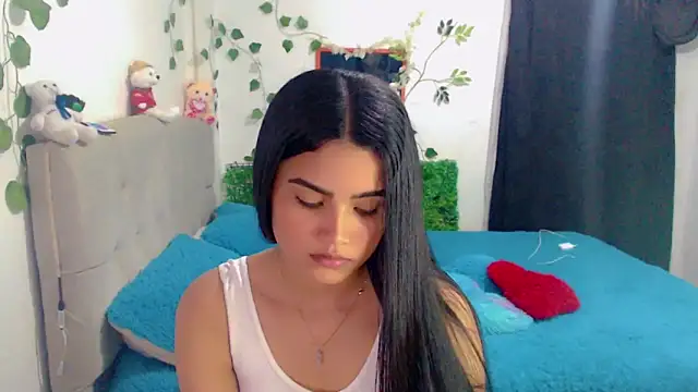 Chiara latina online show from September 2025 07:39:02 PM