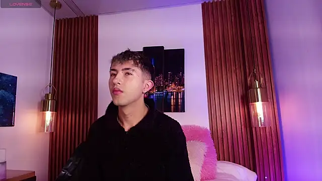 Snapshot of NoahXitrux chatting on September 2025 12:53:01 PM NoahXitrux online show from September 2025 12:53:01 PM