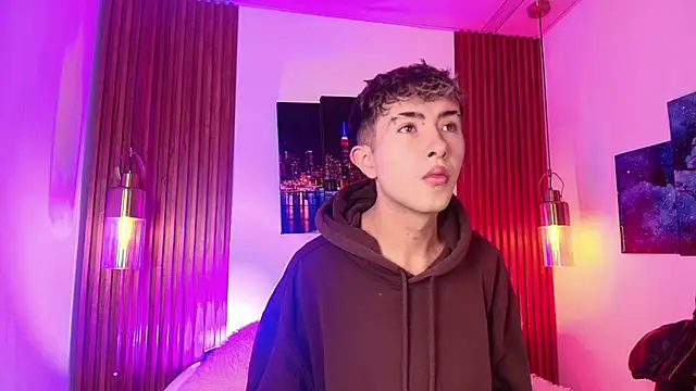 Snapshot of NoahXitrux chatting on September 2025 12:43:02 PM NoahXitrux online show from September 2025 12:43:02 PM