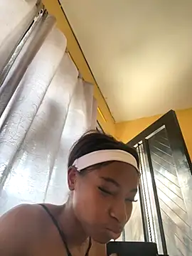 valeria diaz- online show from September 2025 07:05:01 PM