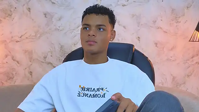 Snapshot of Valentino_Thompson chatting on October 2025 07:56:02 PM Valentino Thompson online show from October 2025 07:56:02 PM