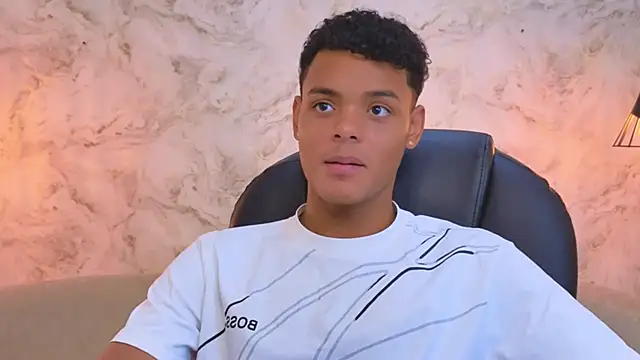 Snapshot of Valentino_Thompson chatting on October 2025 08:08:01 PM Valentino Thompson online show from October 2025 08:08:01 PM