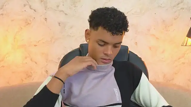 Snapshot of Valentino_Thompson chatting on October 2025 07:54:02 PM Valentino Thompson online show from October 2025 07:54:02 PM