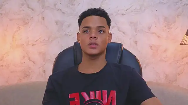 Snapshot of Valentino_Thompson chatting on October 2025 08:10:01 PM Valentino Thompson online show from October 2025 08:10:01 PM