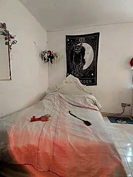 Snapshot of kathfendom chatting on December 2025 06:35:02 PM kathfendom online show from December 2025 06:35:02 PM