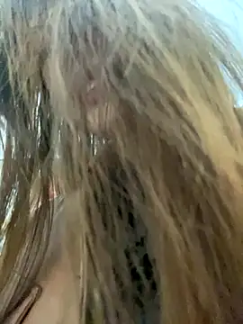 Snapshot of xixi_28 chatting on September 2025 02:42:02 PM xixi 28 online show from September 2025 02:42:02 PM