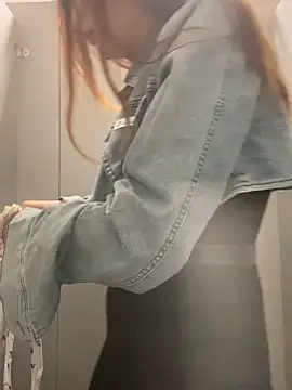 Snapshot of xixi_28 chatting on October 2025 01:50:01 AM xixi 28 online show from October 2025 01:50:01 AM