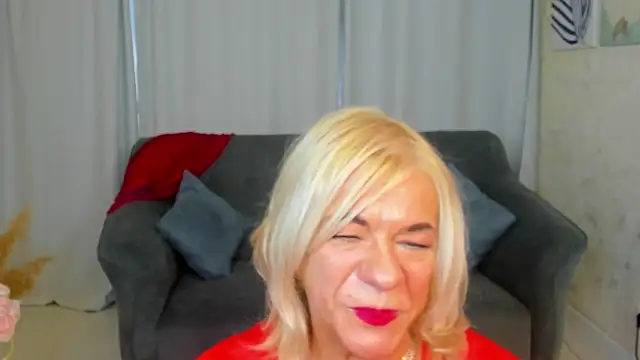 Snapshot of AnittaHarris chatting on October 2025 07:39:01 AM AnittaHarris online show from October 2025 07:39:01 AM