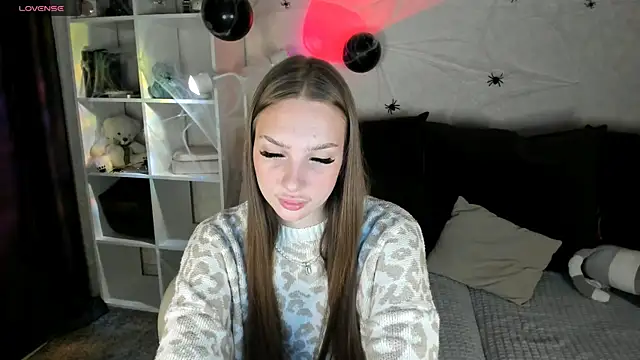 Snapshot of AliceLababy_ chatting on October 2025 03:12:02 AM AliceLababy online show from October 2025 03:12:02 AM