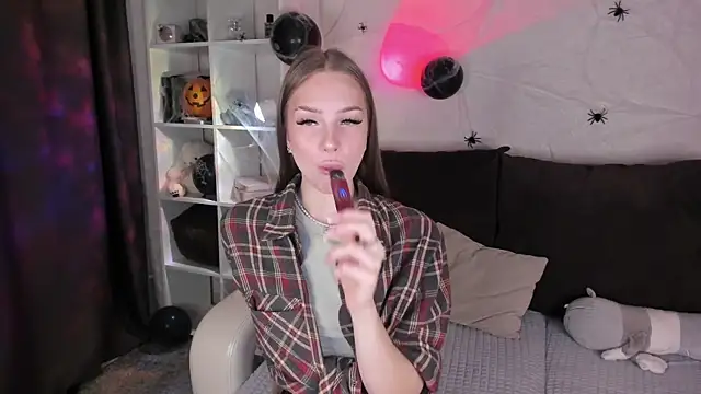 Snapshot of AliceLababy_ chatting on October 2025 04:14:01 AM AliceLababy online show from October 2025 04:14:01 AM