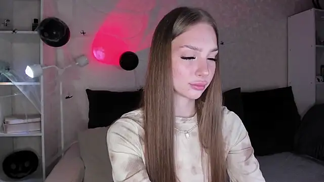 Snapshot of AliceLababy_ chatting on November 2025 04:15:02 AM AliceLababy online show from November 2025 04:15:02 AM