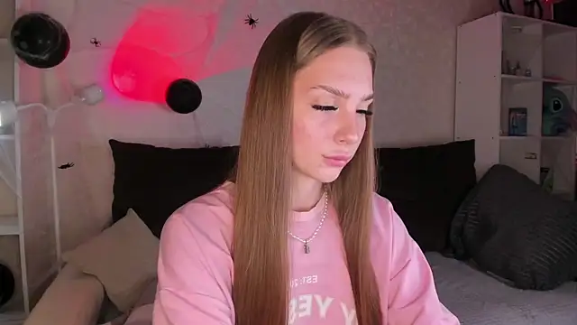 Snapshot of AliceLababy_ chatting on November 2025 03:41:01 AM AliceLababy online show from November 2025 03:41:01 AM