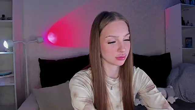 Snapshot of AliceLababy_ chatting on November 2025 03:16:02 AM AliceLababy online show from November 2025 03:16:02 AM