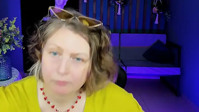 TiffanyBrauny online show from September 2025 02:19:01 PM