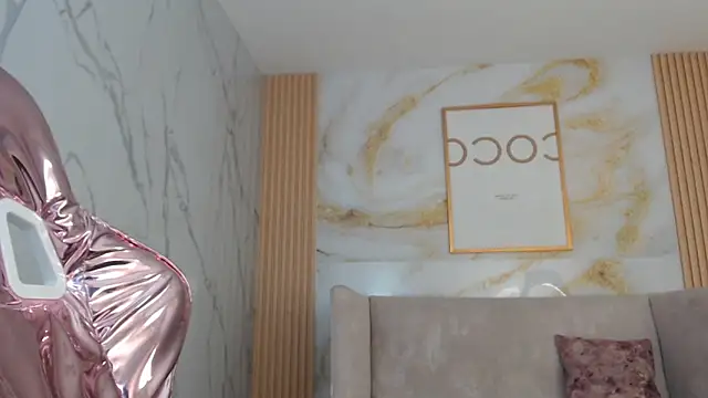 sara lopez s online show from October 2025 01:51:02 PM