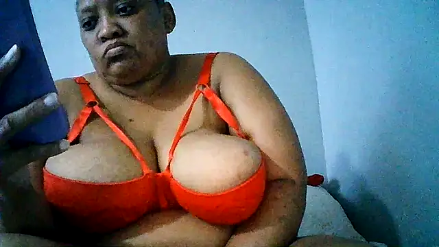 Yellobonepussy online show from September 2025 01:38:02 PM