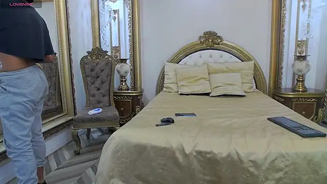 ZaraRoux online show from November 2025 07:59:02 PM