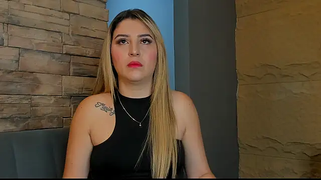 Snapshot of SophiaDior_ chatting on September 2025 11:47:01 AM SophiaDior online show from September 2025 11:47:01 AM