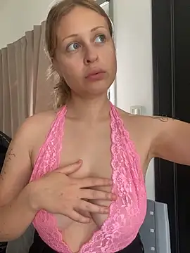 Snapshot of DababyMartina chatting on October 2025 11:46:02 AM DababyMartina online show from October 2025 11:46:02 AM