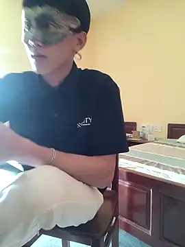 Snapshot of thienlong05 chatting on September 2025 02:11:02 AM thienlong05 online show from September 2025 02:11:02 AM