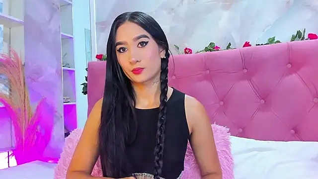 Snapshot of Nicolqueen_ chatting on November 2025 11:11:01 AM Nicolqueen online show from November 2025 11:11:01 AM