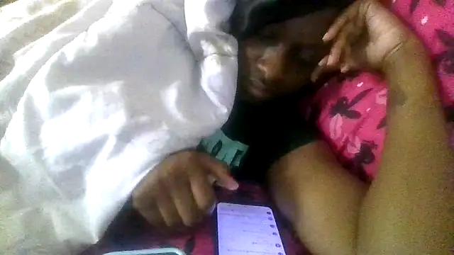 Snapshot of prettymaa chatting on October 2025 07:23:02 PM prettymaa online show from October 2025 07:23:02 PM