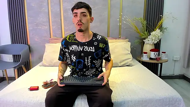 NikoStone  online show from October 2025 04:20:01 AM