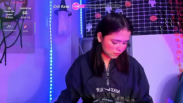 Snapshot of Sofia_villareal chatting on October 2025 12:44:02 PM Sofia villareal online show from October 2025 12:44:02 PM