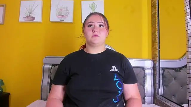 Snapshot of Miiafoox chatting on September 2025 04:29:01 PM Miiafoox online show from September 2025 04:29:01 PM