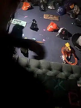 hairy mannn online show from November 2025 12:48:02 PM