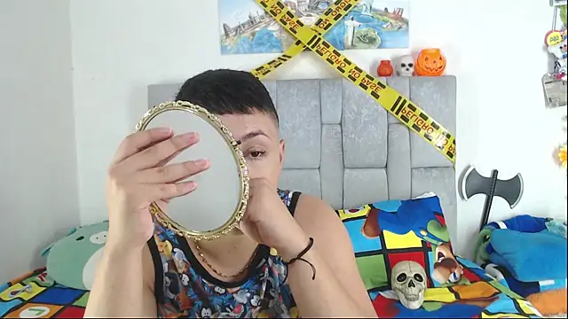 Snapshot of christopher_Hot chatting on October 2025 12:44:02 AM christopher Hot online show from October 2025 12:44:02 AM