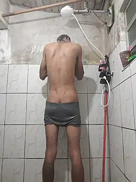 Snapshot of Dedede32 chatting on October 2025 10:43:01 PM Dedede32 online show from October 2025 10:43:01 PM