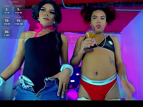 Snapshot of TheBlackwidows chatting on November 2025 04:14:02 PM TheBlackwidows online show from November 2025 04:14:02 PM