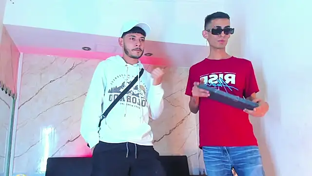 Golldens Dreamss online show from October 2025 07:56:01 PM