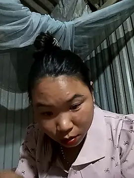 Snapshot of may-squirl chatting on October 2025 11:33:02 AM may-squirl online show from October 2025 11:33:02 AM