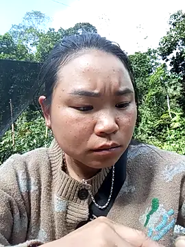 Snapshot of may-squirl chatting on November 2025 02:22:01 AM may-squirl online show from November 2025 02:22:01 AM