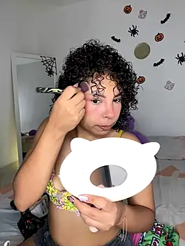 ViolettaMiller  online show from October 2025 01:14:01 PM