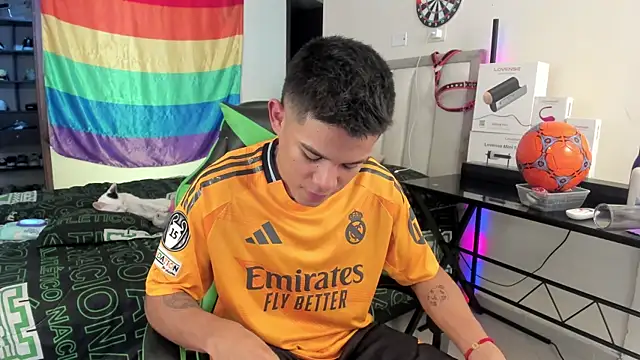 Snapshot of Jack_castell chatting on October 2025 04:05:02 PM Jack castell online show from October 2025 04:05:02 PM