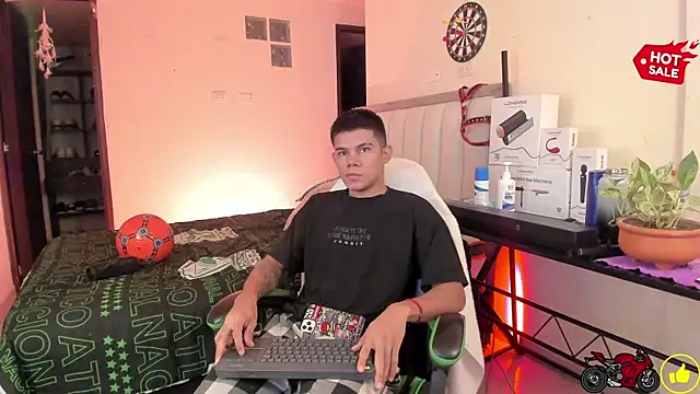 Snapshot of Jack_castell chatting on October 2025 11:08:02 AM Jack castell online show from October 2025 11:08:02 AM