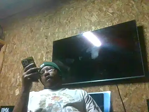 LngStrke69 online show from September 2025 08:04:02 AM