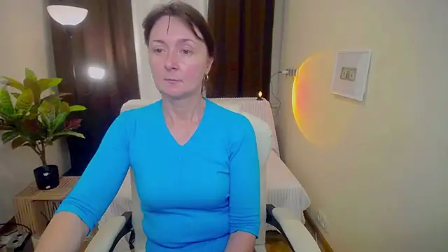 Snapshot of VivianGuchih chatting on September 2025 06:13:01 AM VivianGuchih online show from September 2025 06:13:01 AM