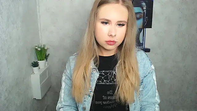 Snapshot of _AlenaTiipls_ chatting on September 2025 05:06:02 AM AlenaTiipls online show from September 2025 05:06:02 AM