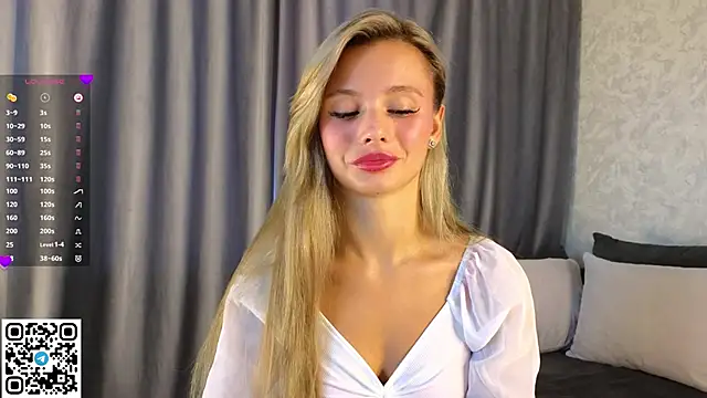 Snapshot of NaughtySeraphine chatting on October 2025 06:04:02 AM NaughtySeraphine online show from October 2025 06:04:02 AM